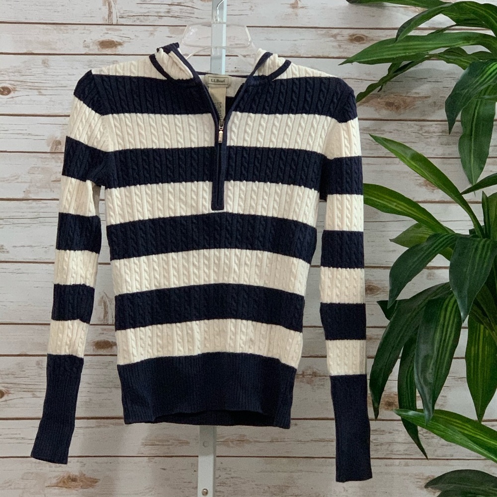 LL Bean Hooded Sweater 421